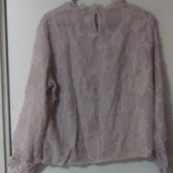 NWT- simple yet elegant mauve blouse - Picture 3 of 4